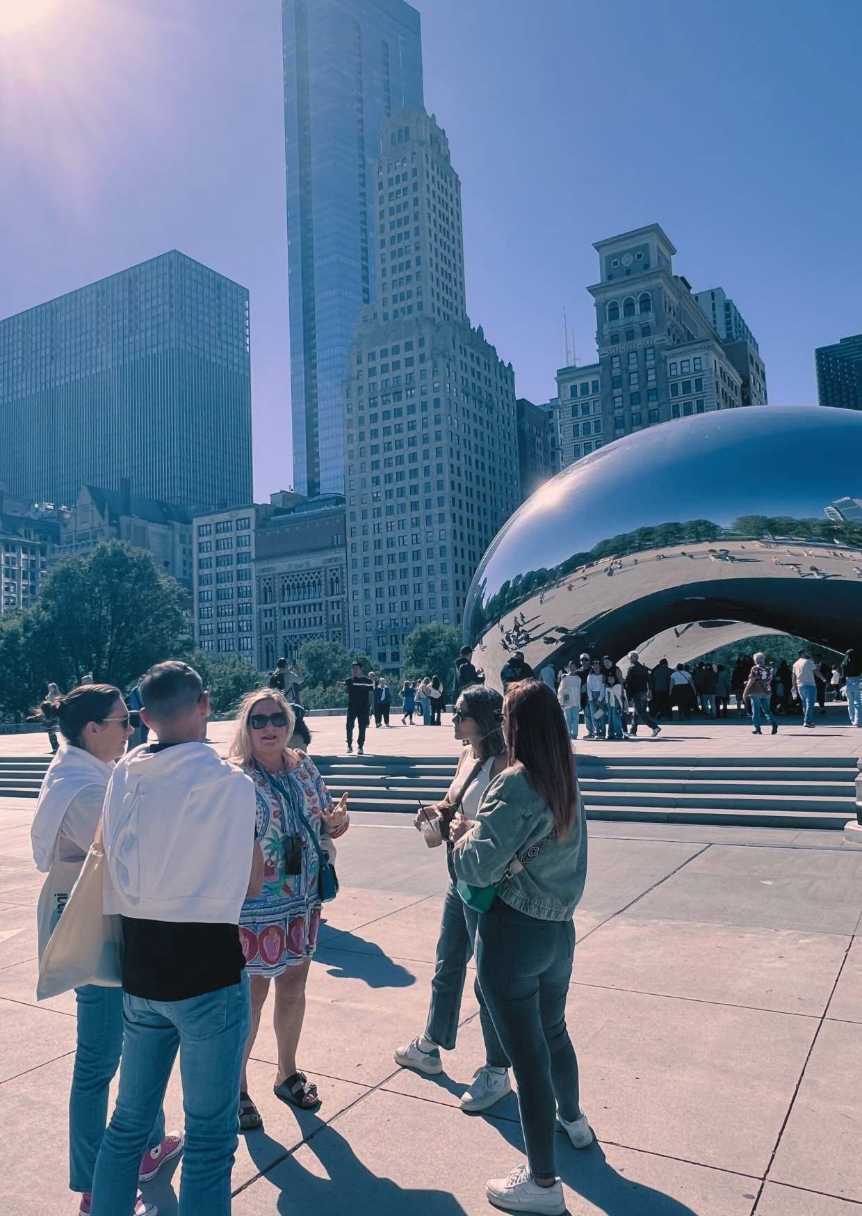 A la carte : October 25 - Walking Tour in French - "Le Loop : histoire, culture, art et architecture de Chicago"